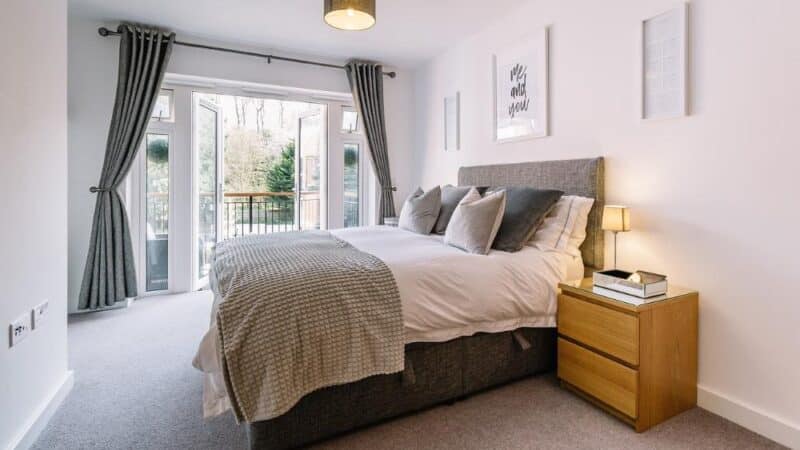 Jak wybrać łóżko idealne dla dwojga? Poradnik dla par