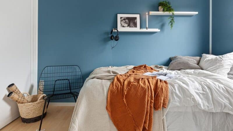 Jak połączyć romantyzm z nowoczesnością w aranżacji sypialni?