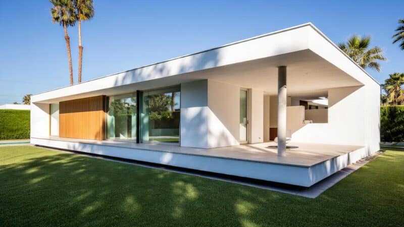 Twoja własna elektrownia: Hybrydowe OZE i magazyny energii dla pełnej niezależności