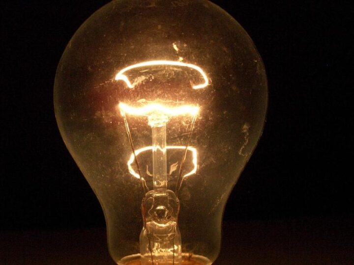 Energetyka odnawialna a stabilność sieci elektroenergetycznych: wyzwania i rozwiązania